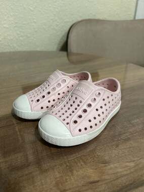 Native Jefferson Kids Slip-On Shoes in Milk Pink and Shell White